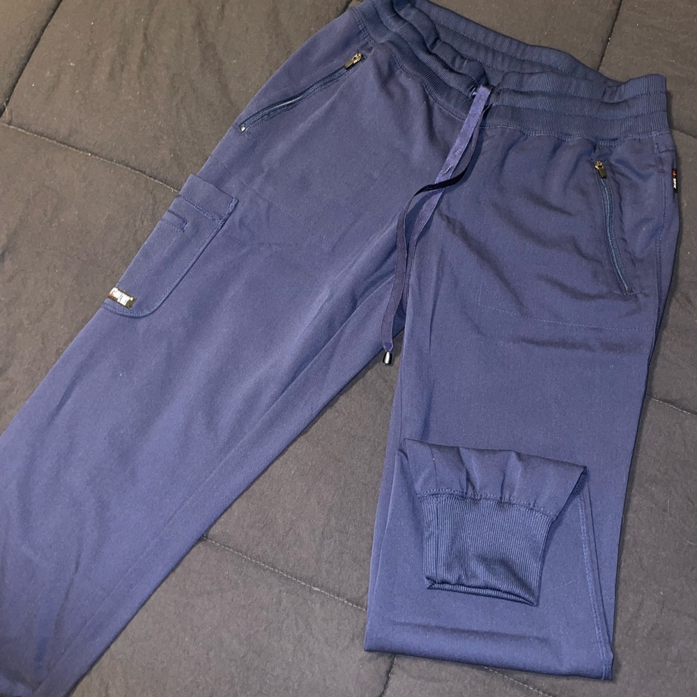 Greys Anatomy by Barco active scrubs